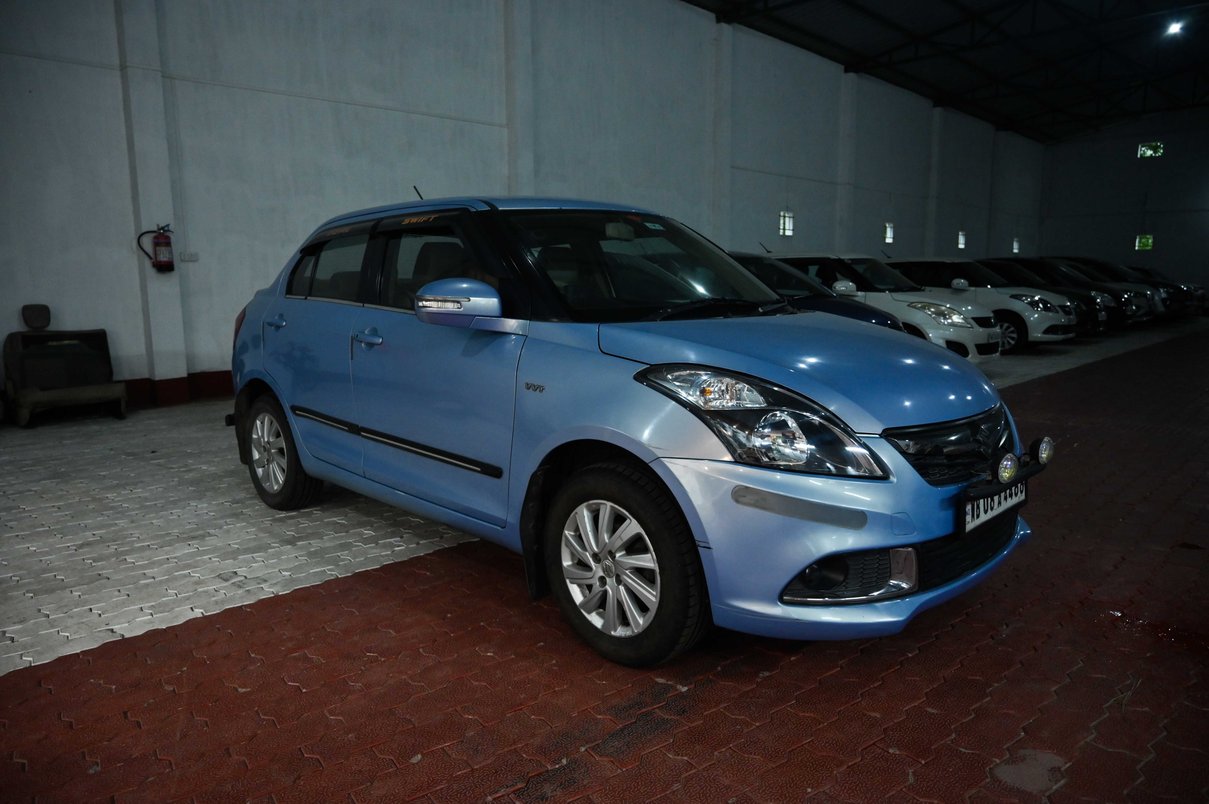 maruti-suzuki-swift-dezire-2015-19