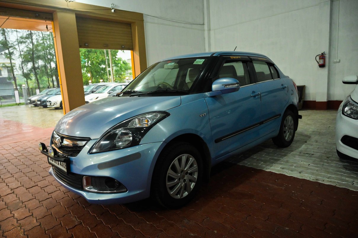 maruti-suzuki-swift-dezire-2015-19