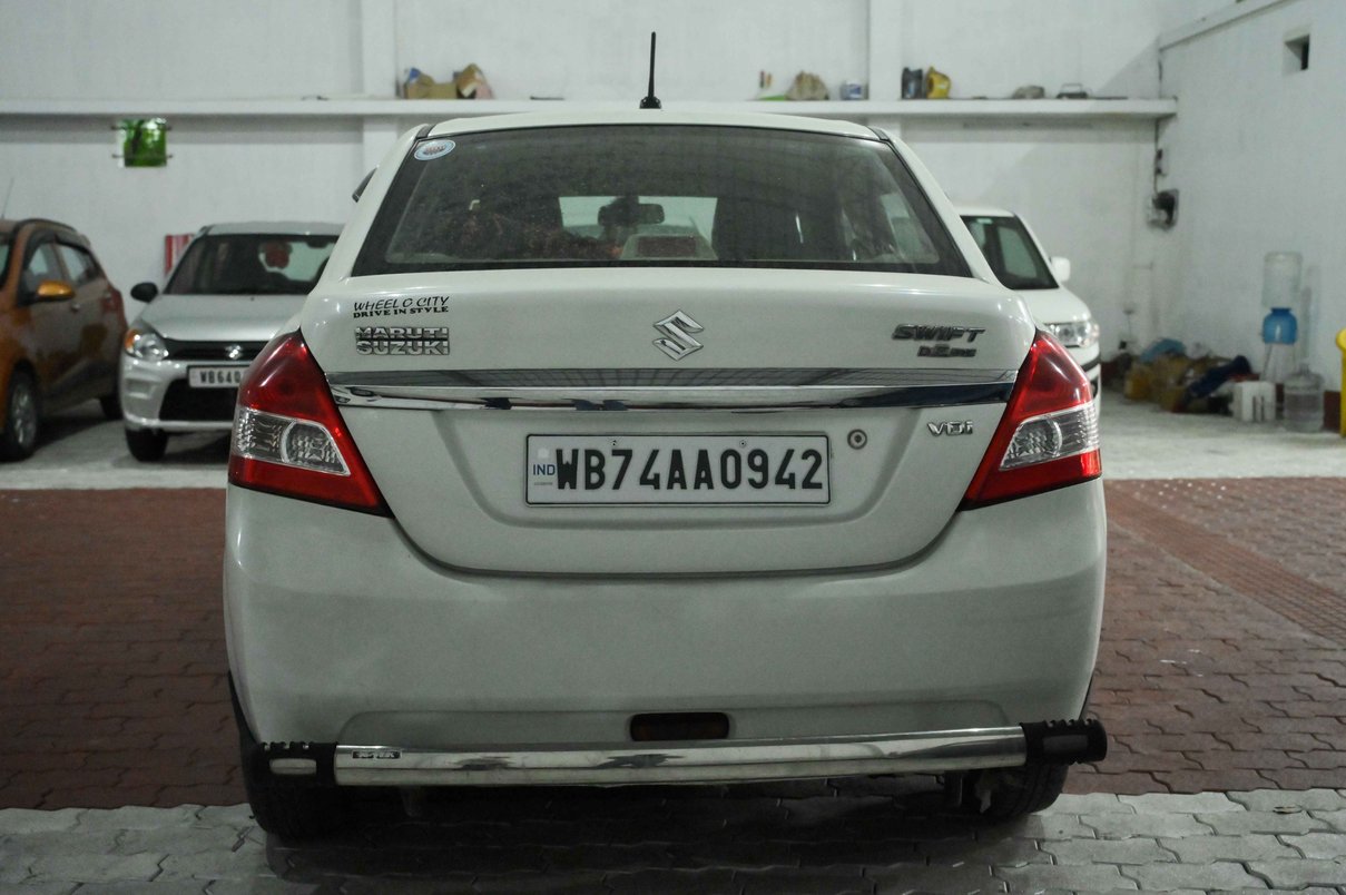 maruti-suzuki-swift-dzire-2015-21